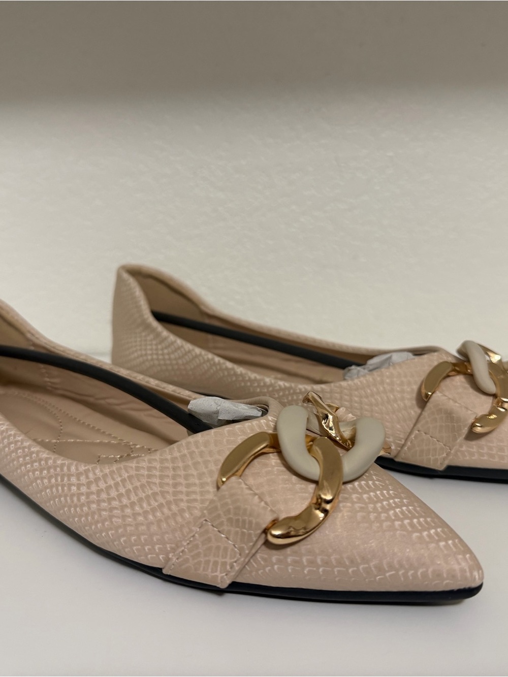 NWT Women’s Beige Pointed Toe Flats